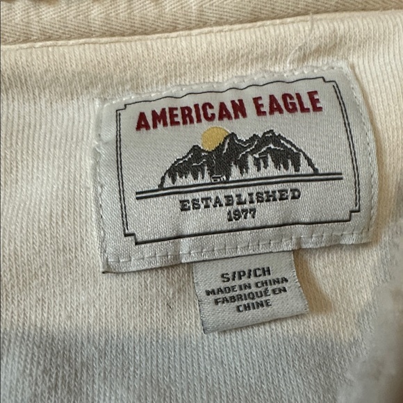 American Eagle Cream Pullover - Picture 4 of 4